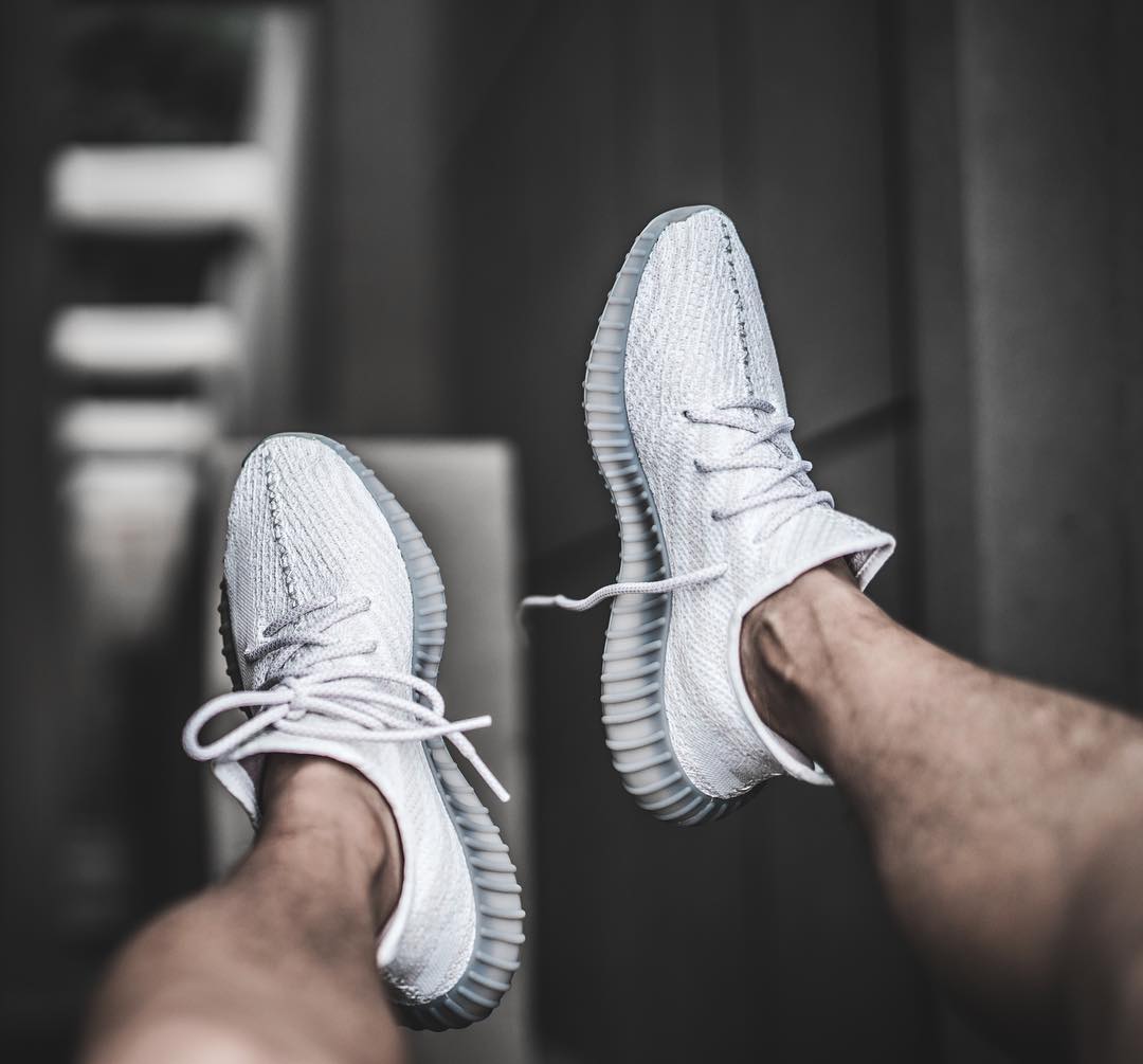 Yeezy 350 Boost V2,Yeezy 350 B  乳白配色 Yeezy 350 Boost V2 实物近赏