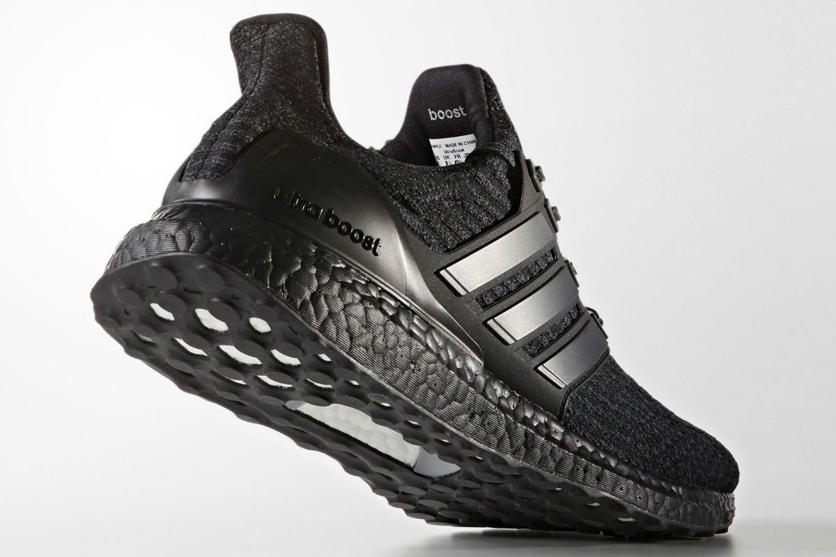 adidas,Ultra Boost 3.0  近似 Yeezy 350！adidas Ultra Boost 3.0 “Triple Black” 率先预览