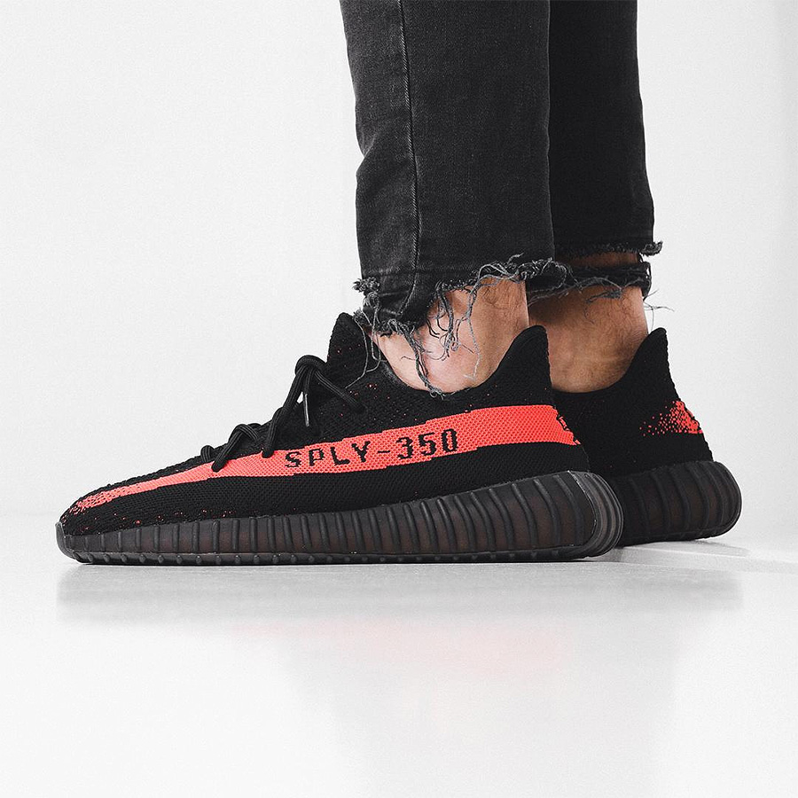 Yeezy 350 Boost V2,Yeezy 350 B  到底该买哪双？？Yeezy 350 Boost V2 全新三色上脚体验