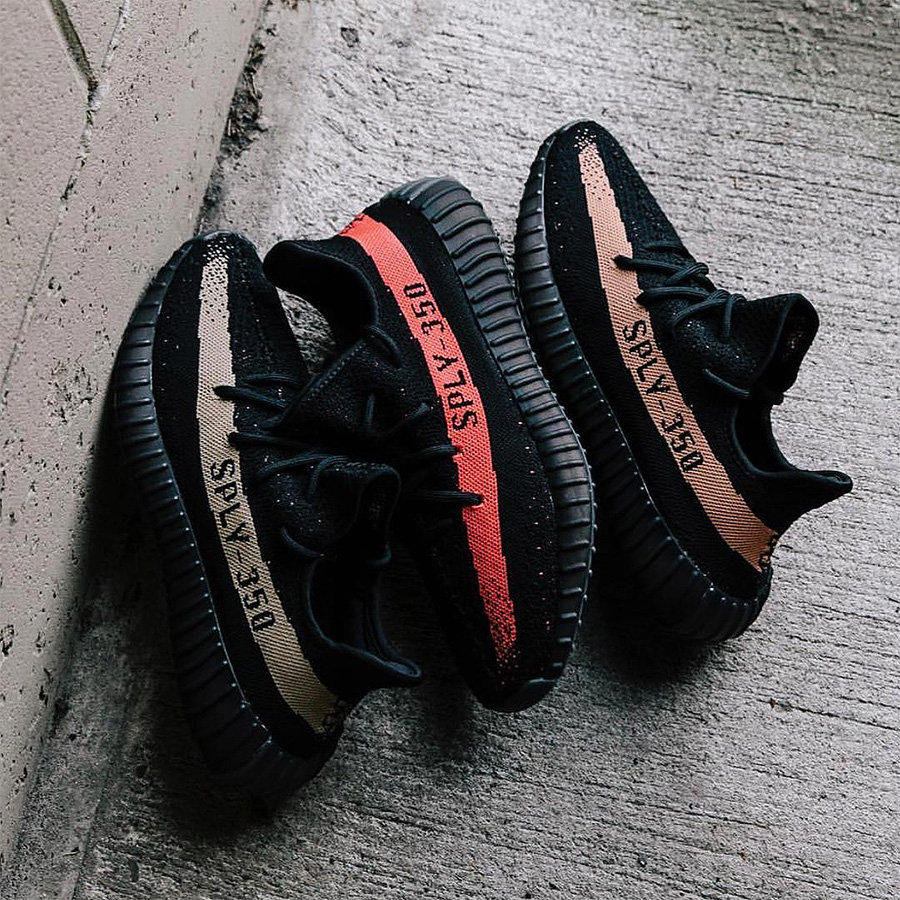 Yeezy 350 Boost V2,Yeezy 350 B  到底该买哪双？？Yeezy 350 Boost V2 全新三色上脚体验