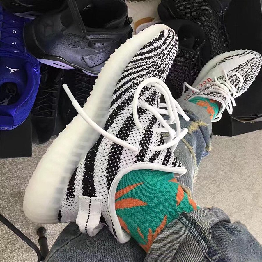 Yeezy 350 Boost V2,Yeezy 350 B  这个斑马配色的 Yeezy Sample 现在要卖 00 美元！