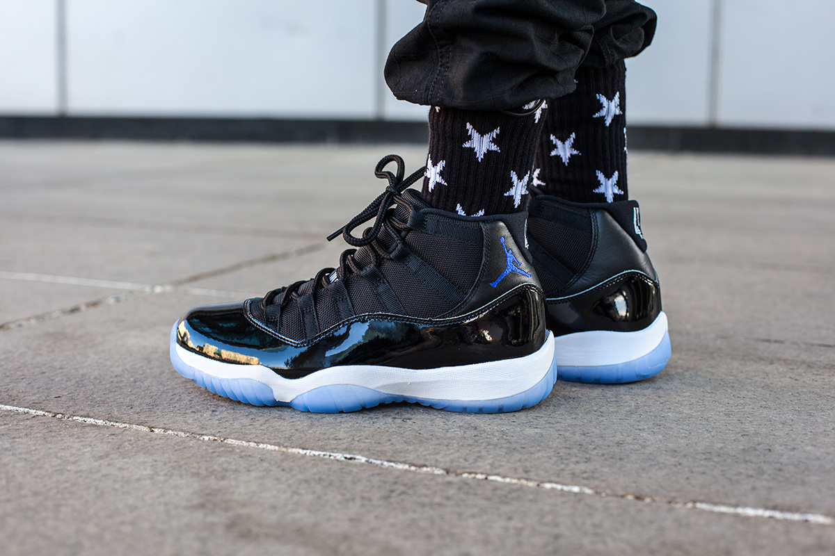 11 378037-003aj11 看看小编提前上脚 air jordan 11 "space jam",你