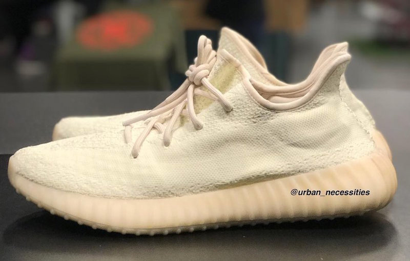 Yeezy 350 Boost V2,Yeezy 350 B  奶油白！这双 Yeezy 350 Boost V2 专为侃爷所打造