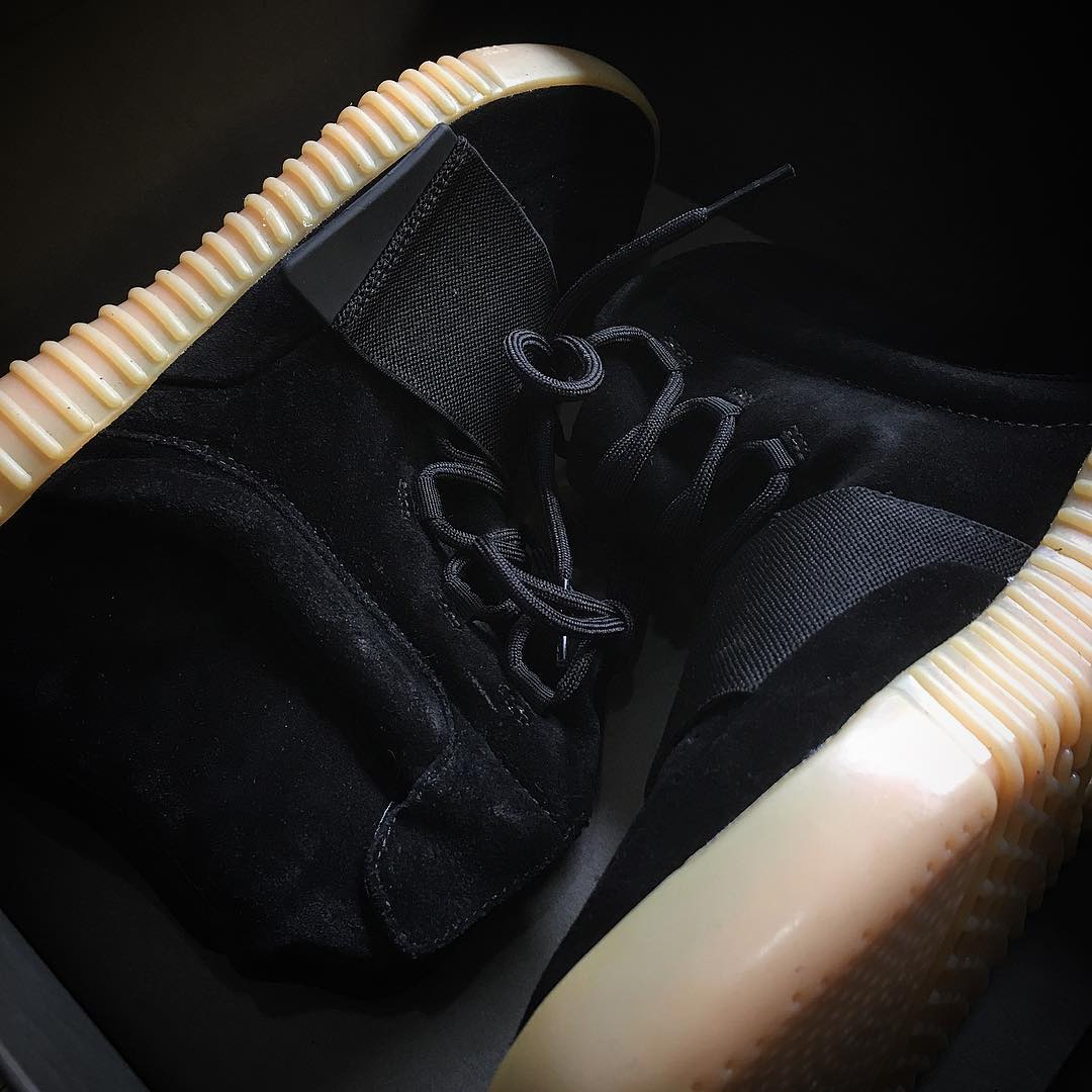 Yeezy 750 Boost,Yeezy  这双 Yeezy 750 Boost 或许就是下一款市售配色！