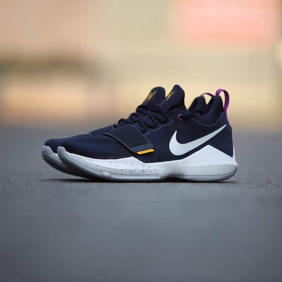 nike,pg 1,911083-099,878627-41  2k 并非首发?