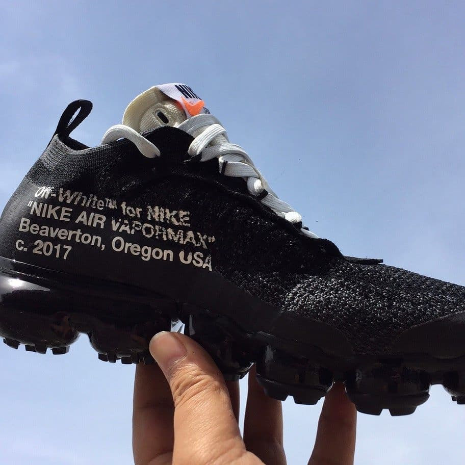 VaporMax,Off-White,Nike  这双 Off-White x VaporMax 可真是让人欲罢不能！