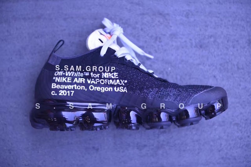 VaporMax,Nike,AA3831-001 AA3831-001 色调讨好细节夸张，这双 VaporMax 是目前最个性的配色！