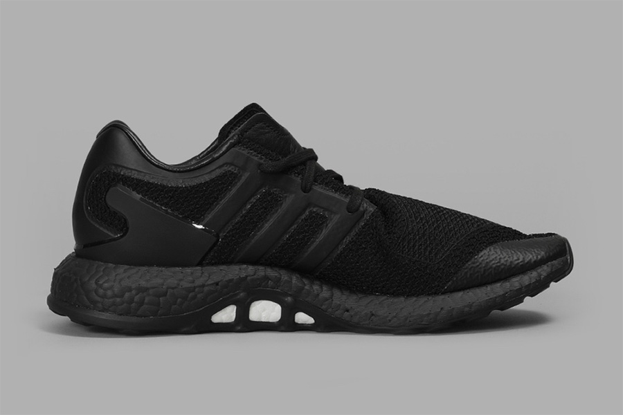 Pure Boost,Y-3  黑得挺彻底！Y-3 Pure Boost “Triple Black” 再现黑武士装扮