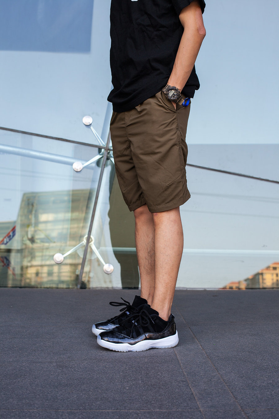 今年夏天的大招来了!这双魔性球鞋为何能横扫街头?