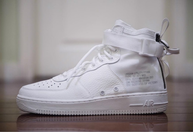 SF-AF1 Mid,Nike  中帮、双拉链！这双纯白 SF-AF1 Mid 演绎不同以往的军事风尚！