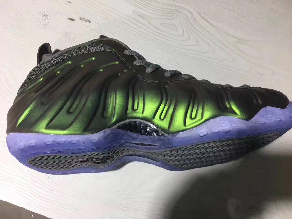 AA3963-001,Foamposite,Foamposi AA3963-001 妹子们终于有了专属喷泡了！这是个很好的开端！