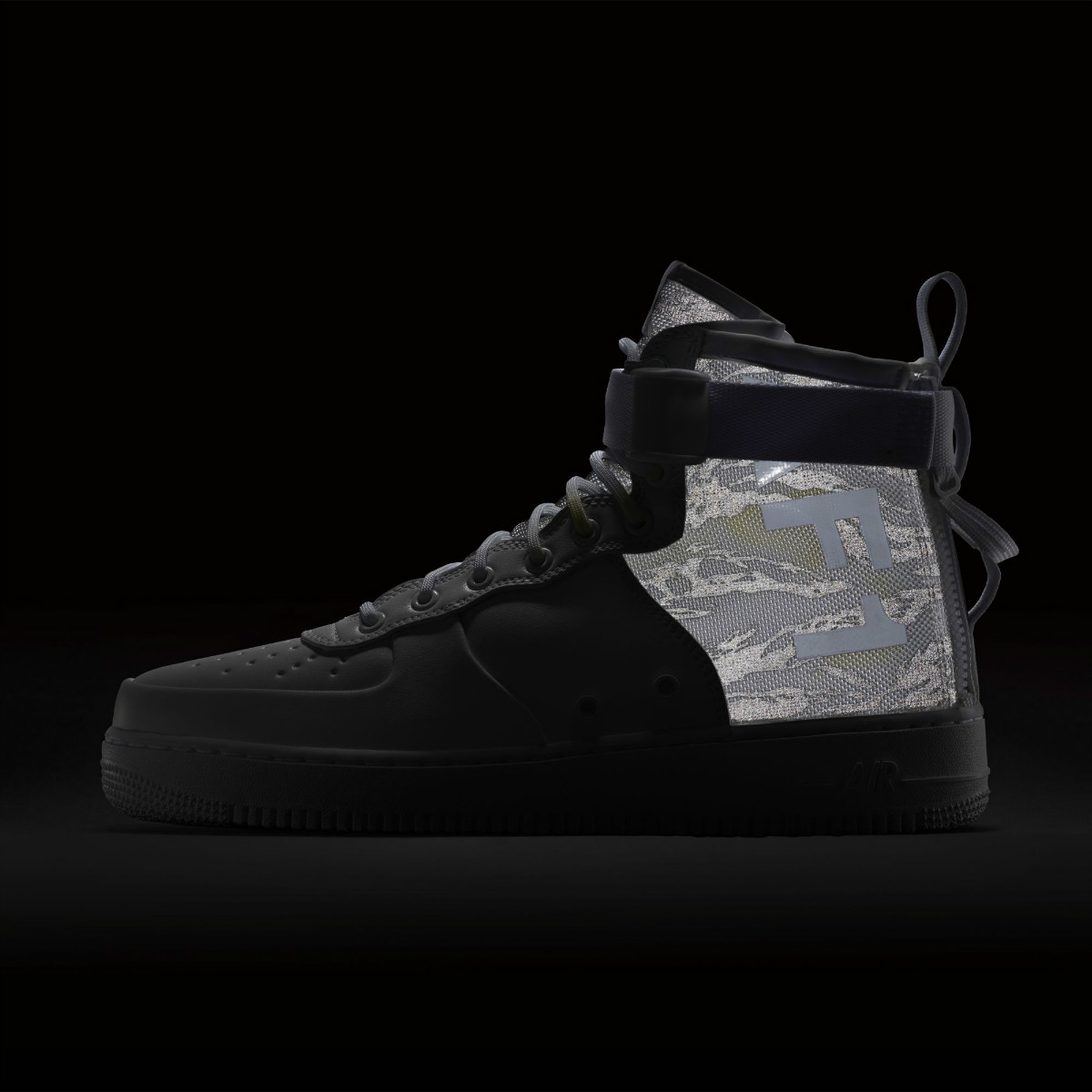 Nike,Air Force 1,SF-AF1 Mid  纯白色虎纹！诱人 SF-AF1 Mid 官图释出！