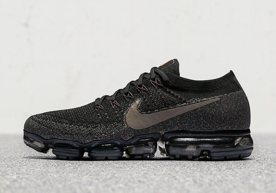 Nike,Air VaporMax,899473-010  细节更丰富！Air VaporMax “Dark” 下月即将发售