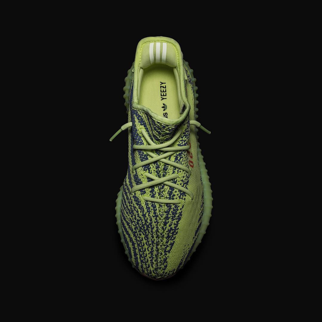 B37572,Yeezy 350 Boost V2,Yeez B37572 据说是最为限量的 Yeezy 350 Boost V2！还有两周就要发售了！