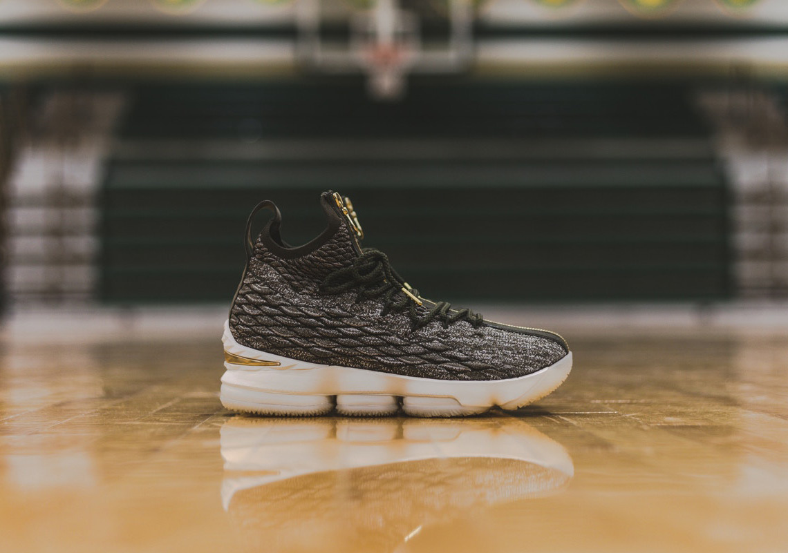 Nike,KITH,LeBron 15  时尚感升级！詹皇母校获赠 KITH x Nike LeBron 15 全新配色