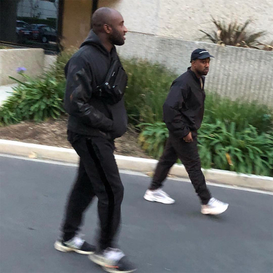 Yeezy 700,Yeezy  侃爷上脚 Yeezy 新鞋，他最近都格外青睐这样的穿搭…