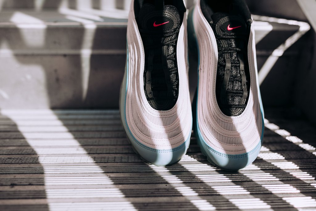 Nike,Air Max 97 Plus  复古风潮！合体 Nike Air Max 97 Plus 推出全新配色！