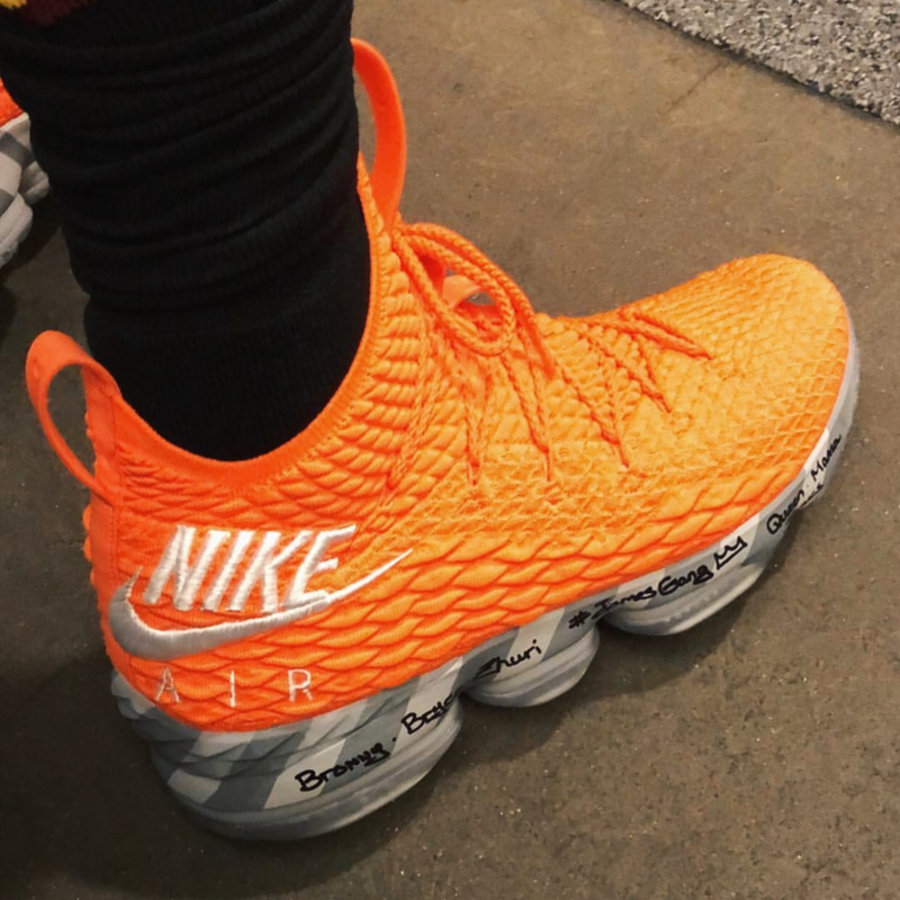 Nike,LeBron 15,LBJ15,AR5125-80  詹皇上脚近赏！LeBron 15 “Orange Box” 橙色鞋盒配色