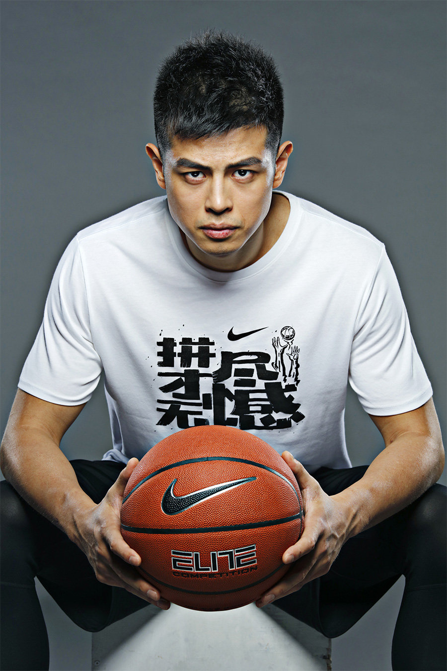 nike篮球正式签约方硕