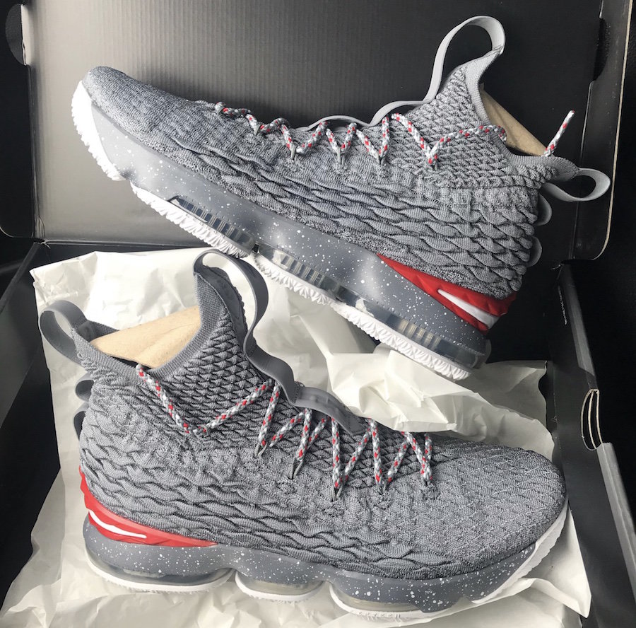 Nike,LeBron 15  詹皇御用战靴！LeBron 15 PE 配色实物首次曝光