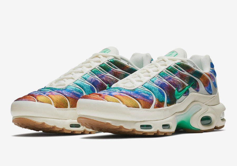 Nike,Air Max Plus,AR949-100,发售  炫彩星云！Nike Air Max Plus 全新配色登场