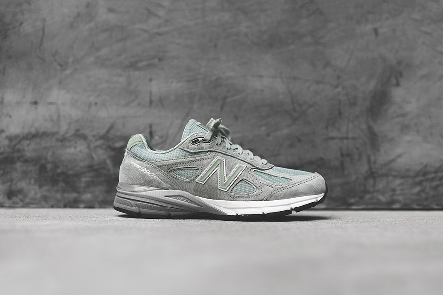 New Balance 990v4,New Balance  也是老爹鞋风格！这双 New Balance 990v4 特别的 OG！