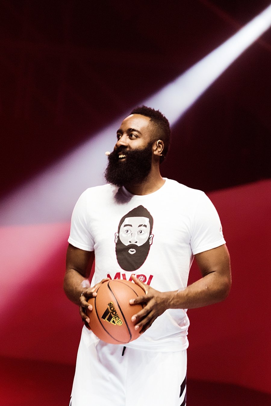 有史以来最大规模!哈登把中国行开成了狂欢 party!