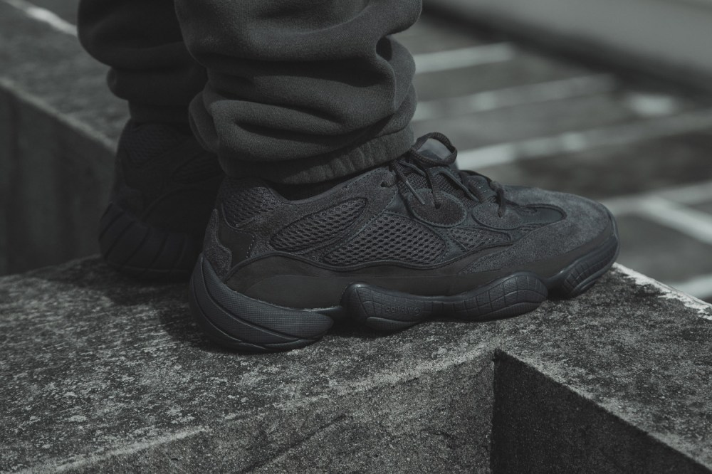 adidas,Yeezy 500,发售,上脚  上脚酷炫又高街！Yeezy 500 “Utility Black” 本周末正式发售