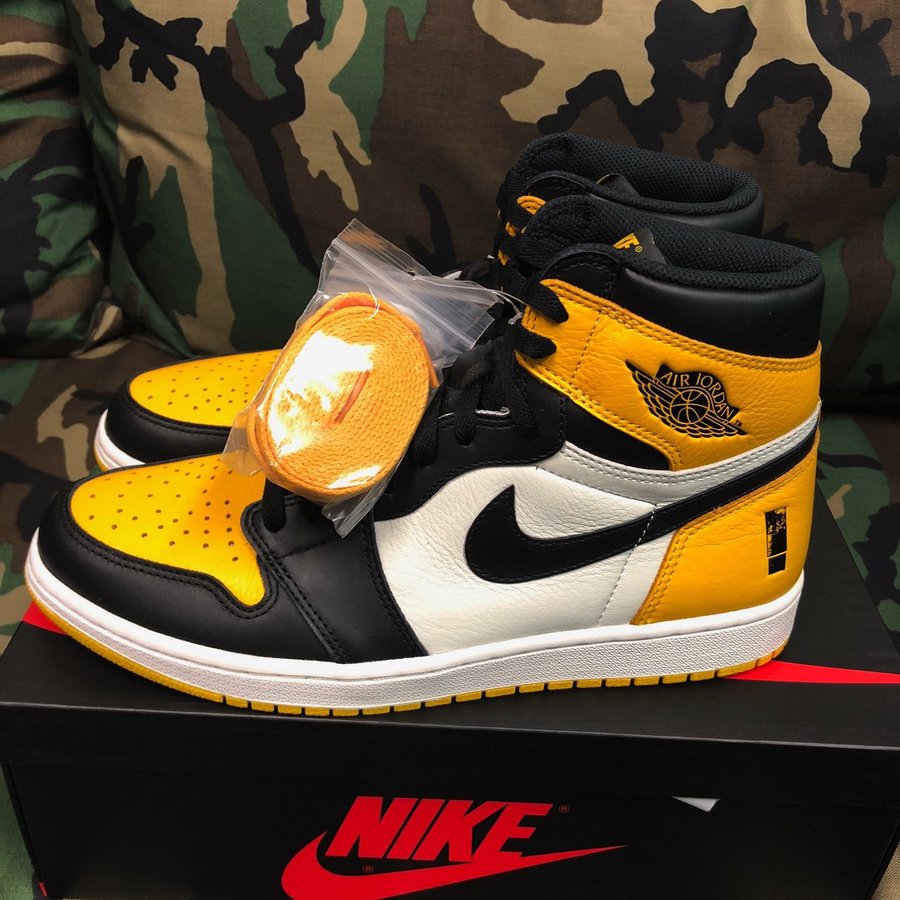 Nike,Air Jordan  能否迎来市售？乐队专属黑黄脚趾 Air Jordan 1 实物曝光