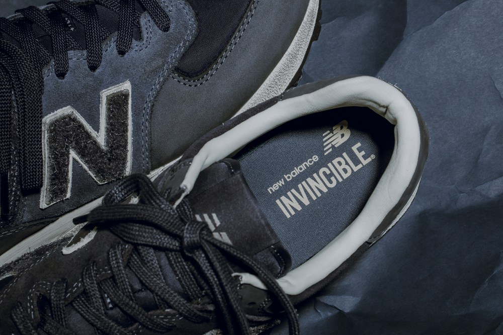 INVINCIBLE,New Balance  鞋身做旧处理！联名款 INVINCIBLE x New Balance 本周发售！