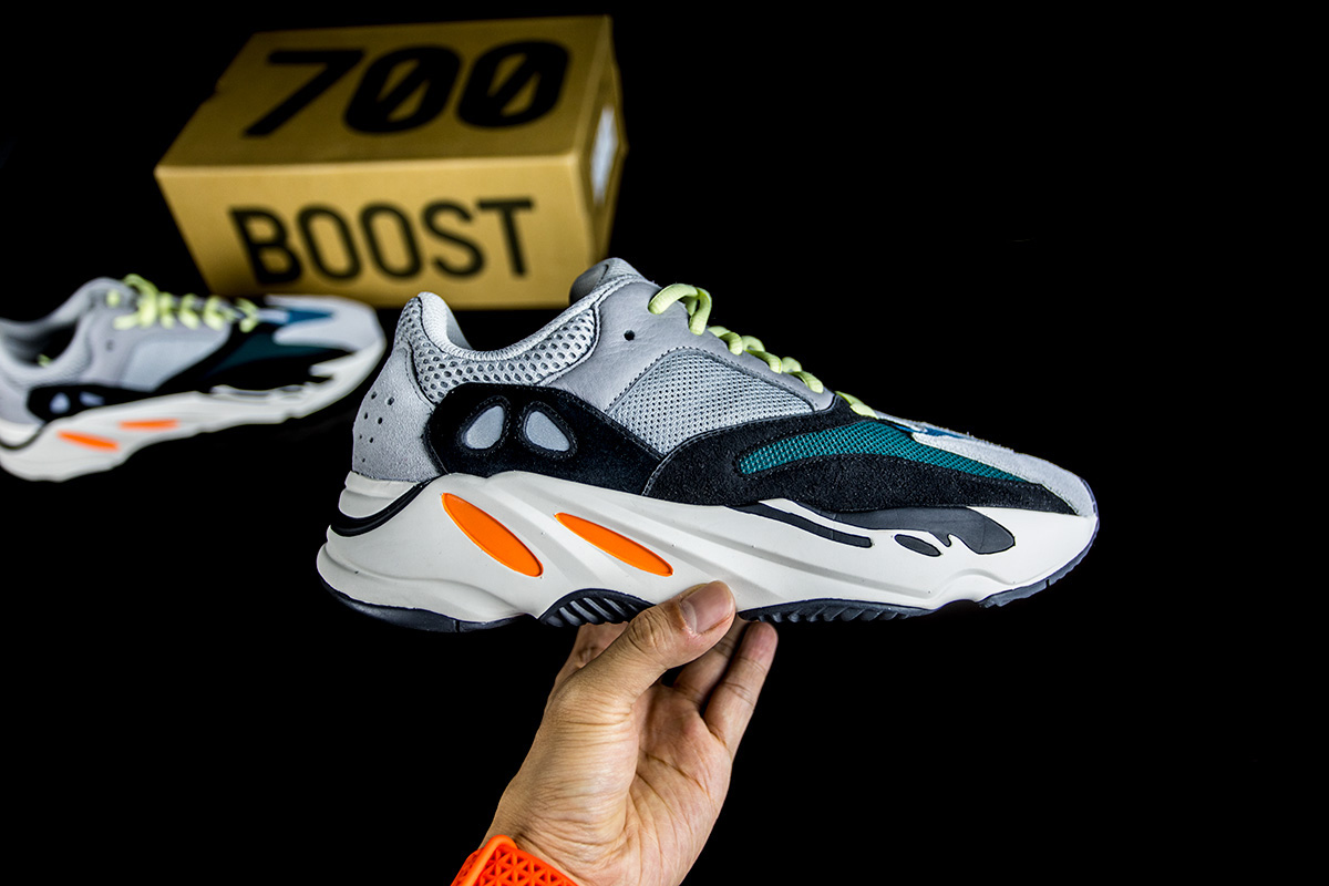 Yeezy 700,adidas,boost,发售  这次国内必须安排！Yeezy Boost 700 将于 9 月 15 日全球补货发售