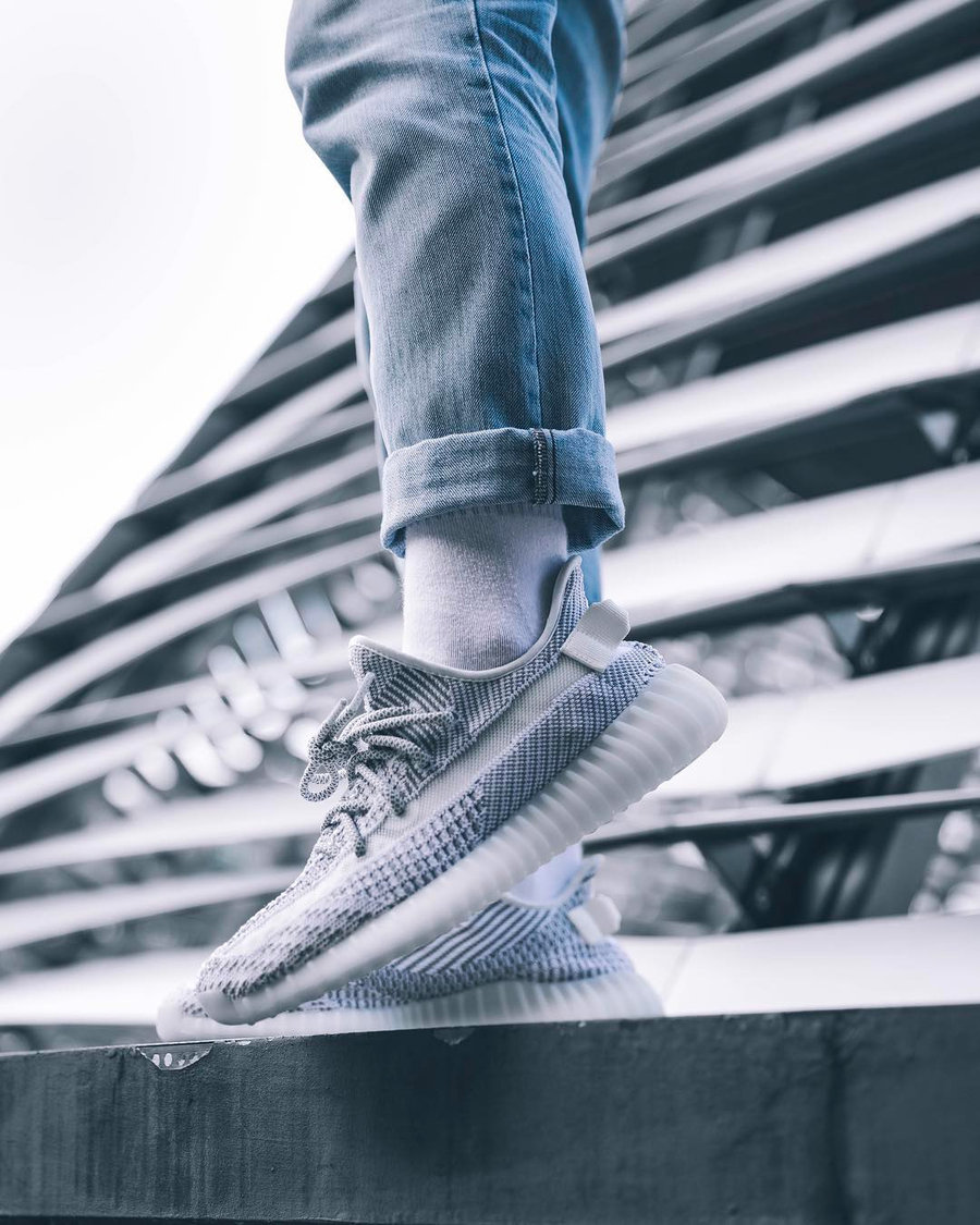 Yeezy,Yeezy 350  绝对的「与众不同」！看看 Yeezy 350 Boost V2 “Static” 上脚效果