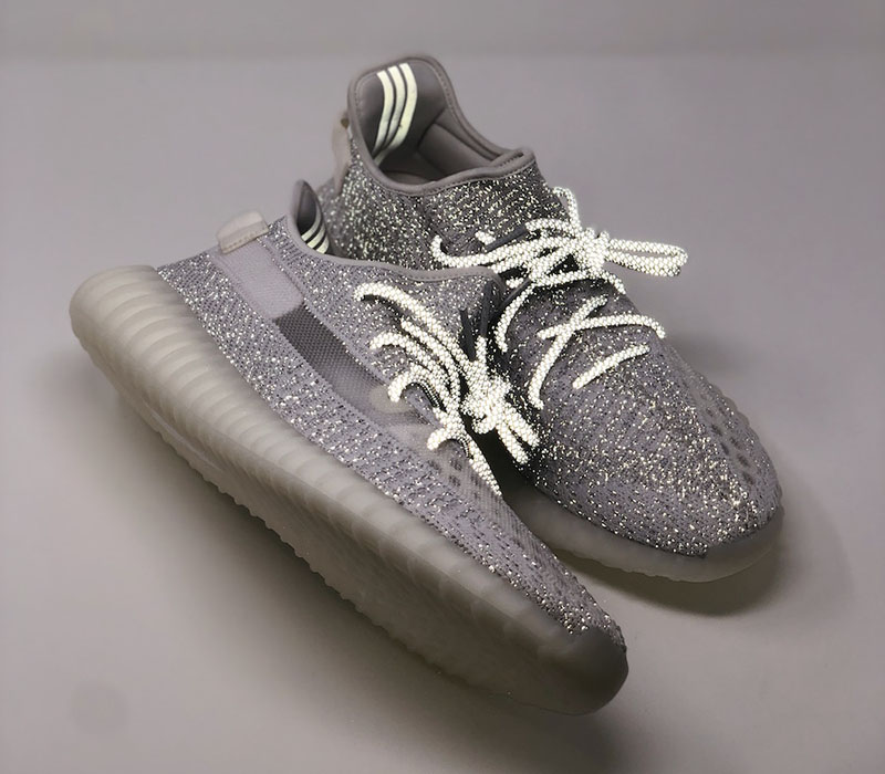 adidas,Yeezy Boost 350 V2,Yeez  “满天星” 究竟有多酷炫？侧透 Yeezy 350 V2 有望年底发售！