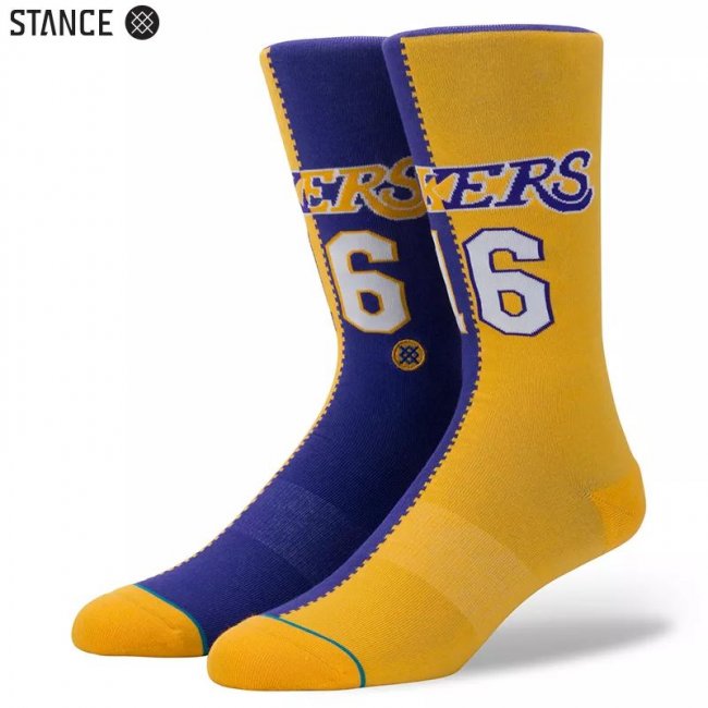 Yeezy  双 11 推荐第一弹！Yeezy700、AJ3黑水泥！还有长裤、卫衣、羽绒服！