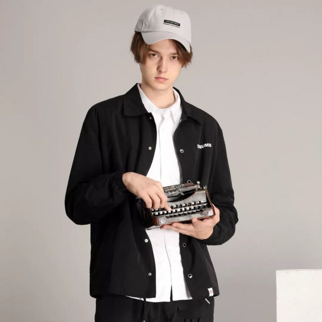 Yeezy  双 11 推荐第一弹！Yeezy700、AJ3黑水泥！还有长裤、卫衣、羽绒服！