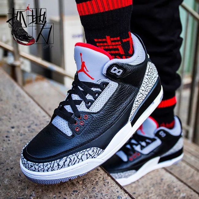 Yeezy  双 11 推荐第一弹！Yeezy700、AJ3黑水泥！还有长裤、卫衣、羽绒服！