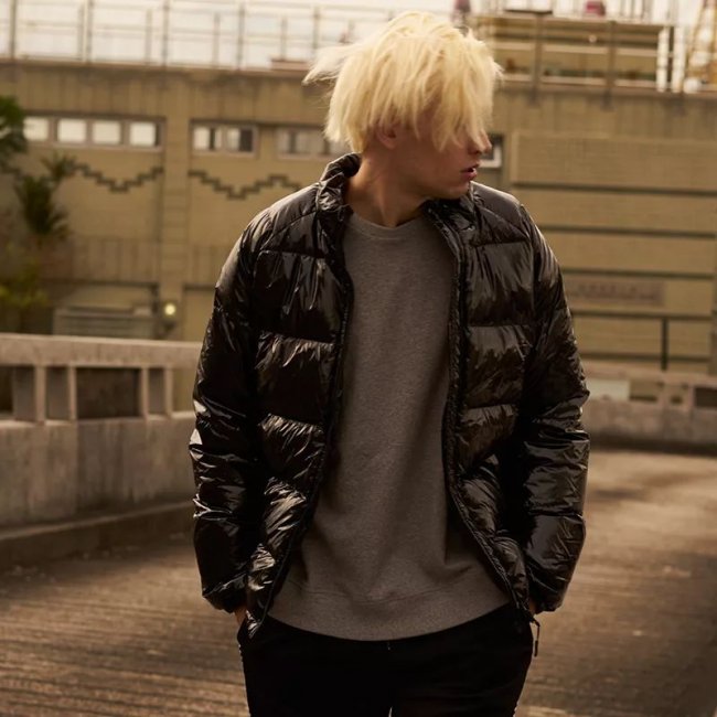 Yeezy  双 11 推荐第一弹！Yeezy700、AJ3黑水泥！还有长裤、卫衣、羽绒服！