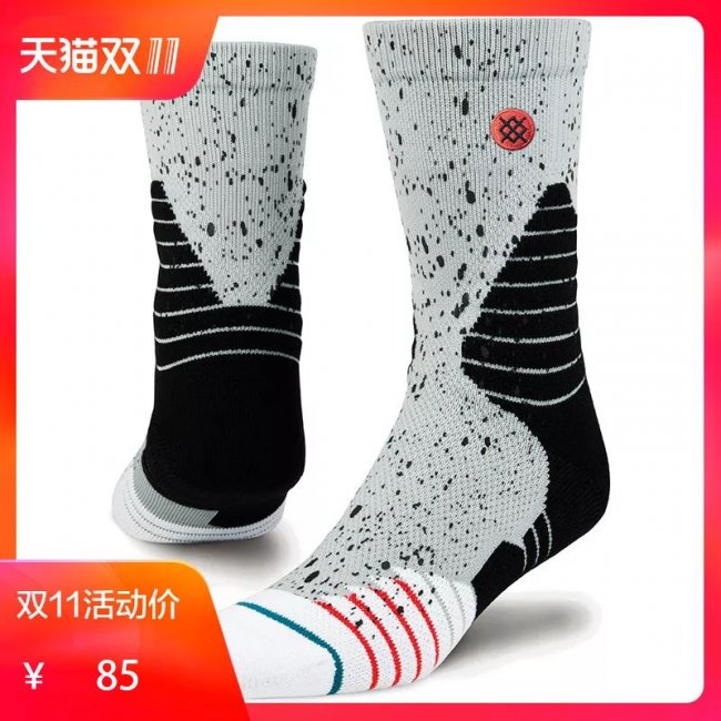 Yeezy  双 11 推荐第一弹！Yeezy700、AJ3黑水泥！还有长裤、卫衣、羽绒服！