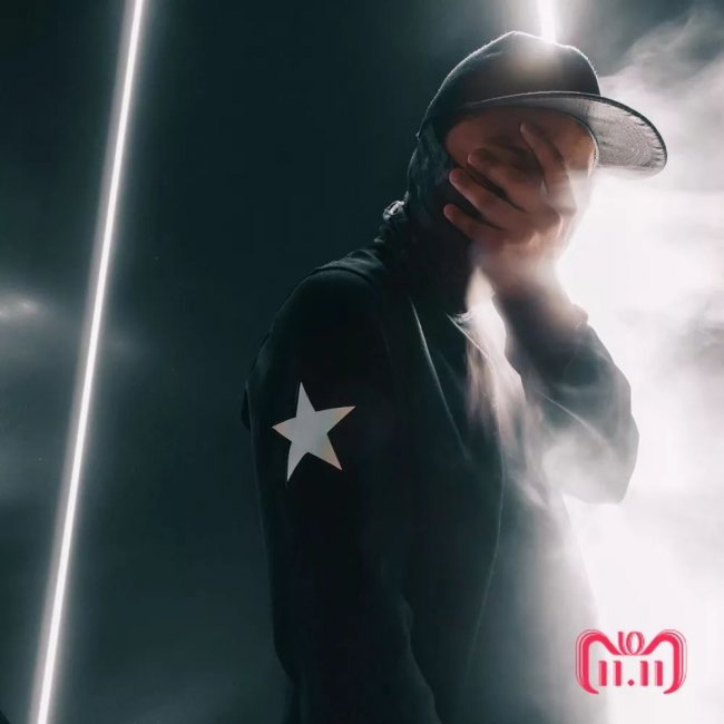 Yeezy  双 11 推荐第一弹！Yeezy700、AJ3黑水泥！还有长裤、卫衣、羽绒服！