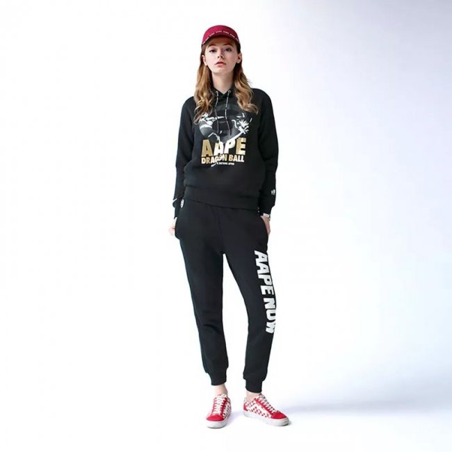 Yeezy  双 11 推荐第一弹！Yeezy700、AJ3黑水泥！还有长裤、卫衣、羽绒服！