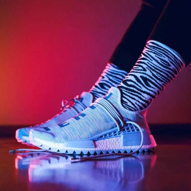 Yeezy  双 11 推荐第一弹！Yeezy700、AJ3黑水泥！还有长裤、卫衣、羽绒服！