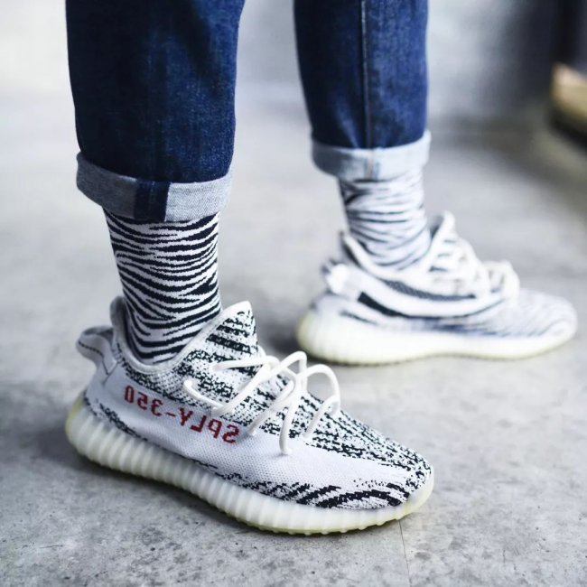 Yeezy  双 11 推荐第一弹！Yeezy700、AJ3黑水泥！还有长裤、卫衣、羽绒服！