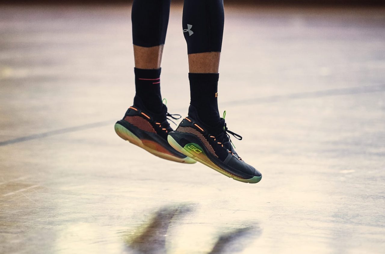 全掌hovr缓震科技库里全新战靴curry6下月发售别错过