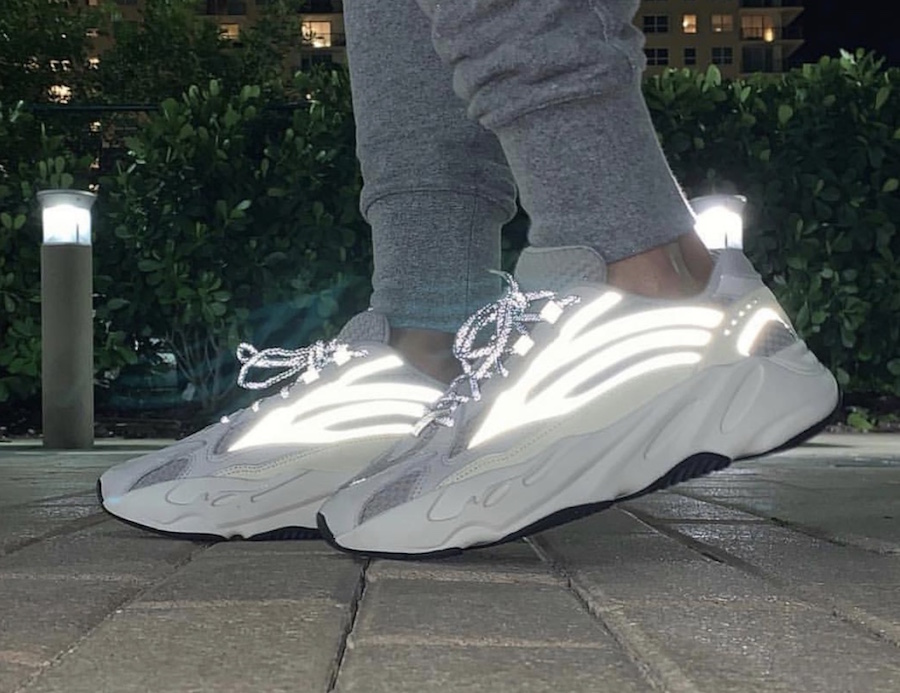 Yeezy Boost 700 V2,Yeezy,Yeezy  预售价格不到 ￥3000！首发 Yeezy 700 V2 下周末正式发售