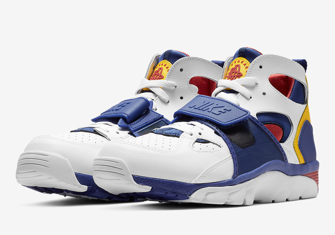 Air Trainer Huarache,679083-10  复古潮流整装待发！Air Trainer Huarache 官图欣赏