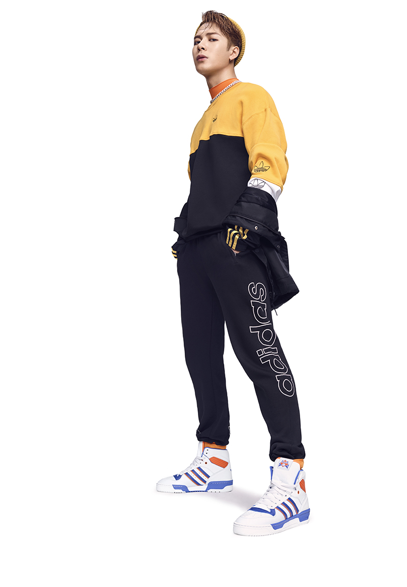 adidas,明星,发售  为了成为 og 老炮,王嘉尔竟然穿上了这双"上古神器