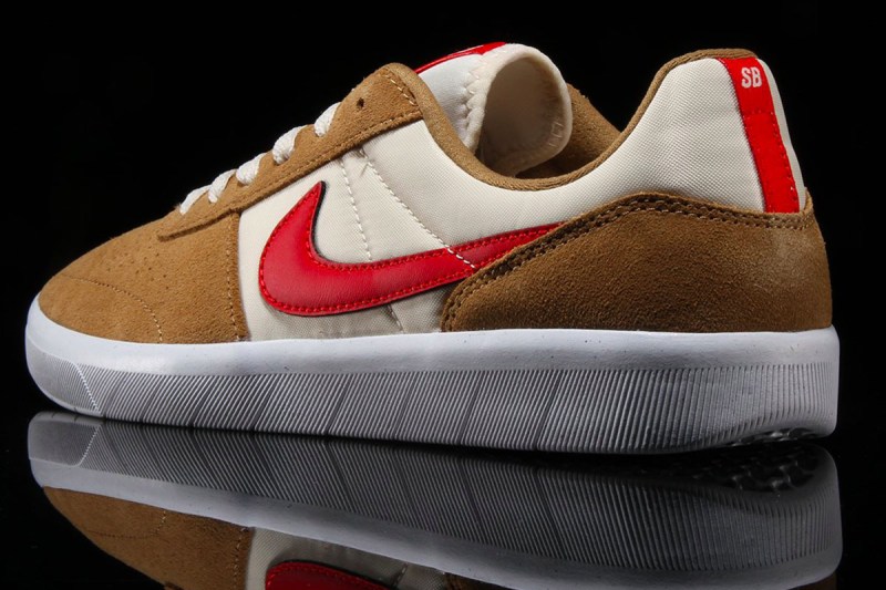 Nike,Team Classic,Mars Yard,发售  致敬一代神鞋！Nike Team Classic 换上了火星鞋的装扮