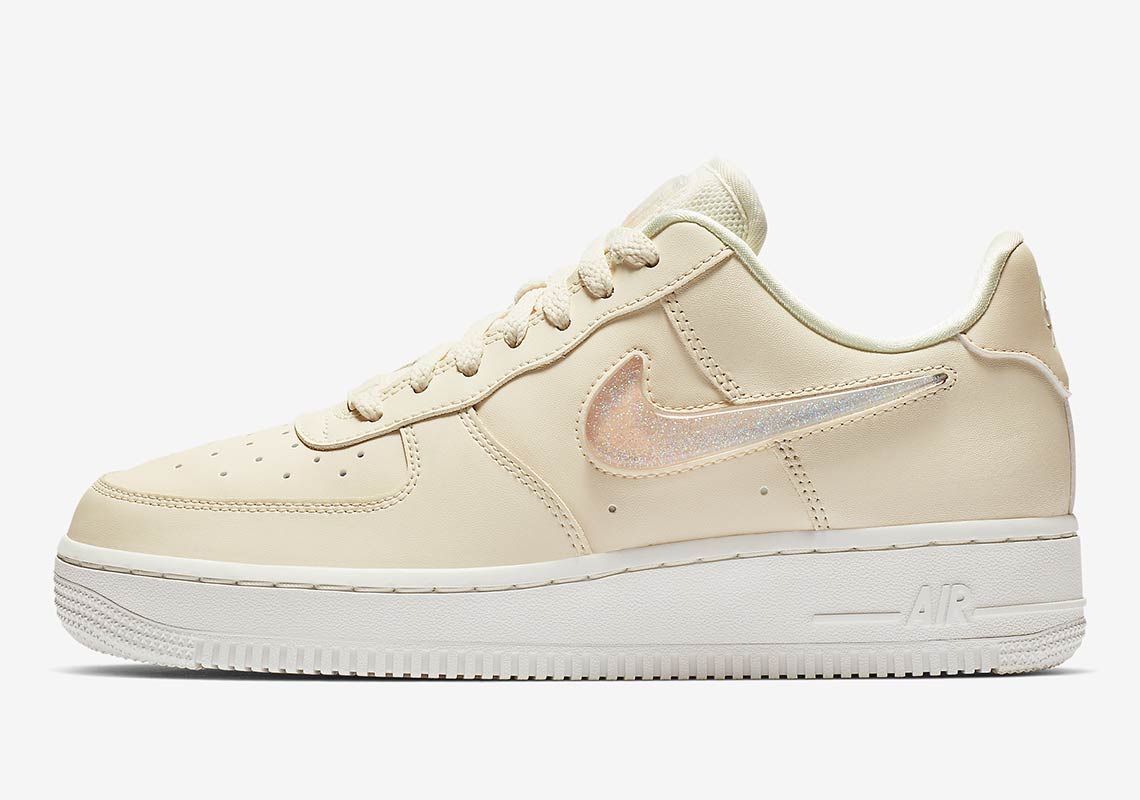 Air Force 1,Nike,发售,AH6827-100  Swoosh Logo 好像果冻布丁！全新配色 Air Force 1 现已上架