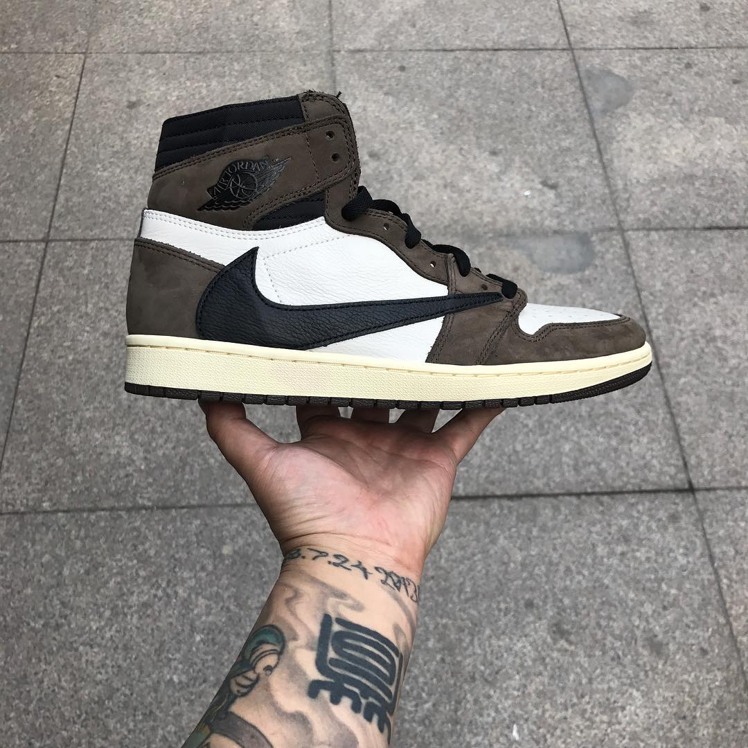 Travis Scott,Air Jordan 1,Nike  Travis Scott x Air Jordan 1 再曝实物新图！多角度欣赏独特设计