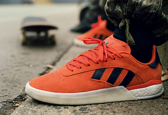 Skateboarding,adidas,发售，3ST.00  专为街头打造！adidas  3ST.004 暴力橙配色释出